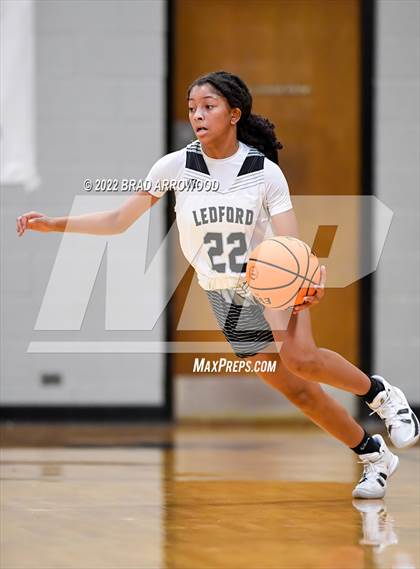 Thumbnail 3 in Oak Grove @ Ledford photogallery.