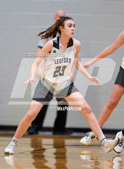 Thumbnail 2 in Oak Grove @ Ledford photogallery.