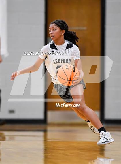 Thumbnail 1 in Oak Grove @ Ledford photogallery.