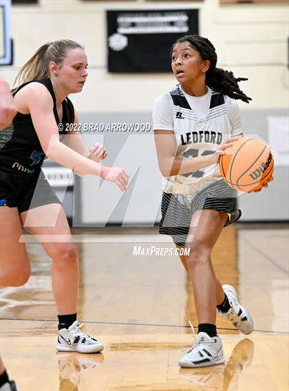 Thumbnail 3 in Oak Grove @ Ledford photogallery.