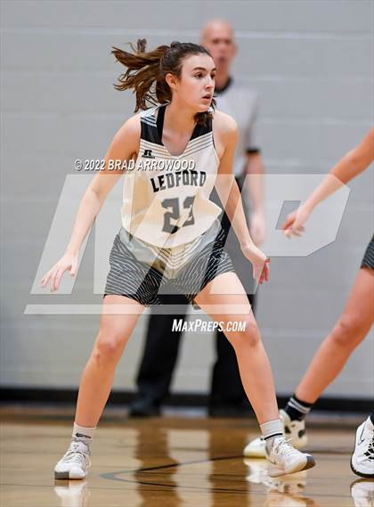 Thumbnail 1 in Oak Grove @ Ledford photogallery.