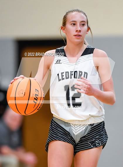 Thumbnail 1 in Oak Grove @ Ledford photogallery.