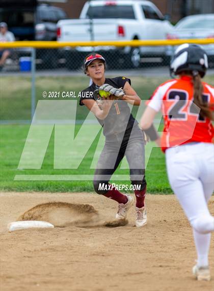 Thumbnail 3 in Rocky Mountain @ Lakewood photogallery.