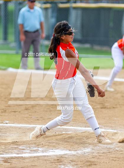Thumbnail 3 in Rocky Mountain @ Lakewood photogallery.
