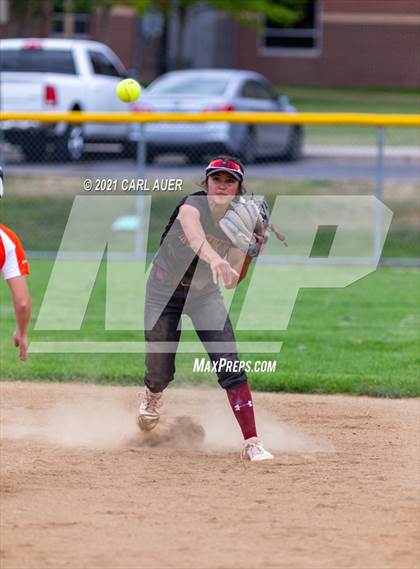 Thumbnail 2 in Rocky Mountain @ Lakewood photogallery.