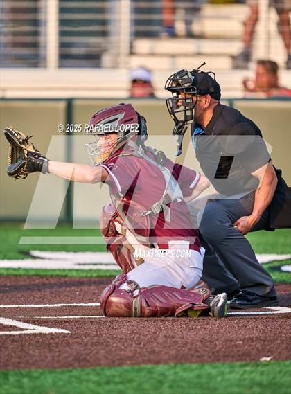 Thumbnail 2 in Schulenburg vs. Johnson City (UIL 2A D1 Baseball Regional Semis) photogallery.