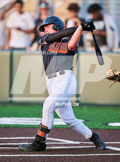 Thumbnail 2 in Schulenburg vs. Johnson City (UIL 2A D1 Baseball Regional Semis) photogallery.