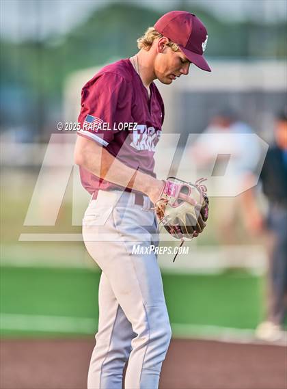 Thumbnail 1 in Schulenburg vs. Johnson City (UIL 2A D1 Baseball Regional Semis) photogallery.