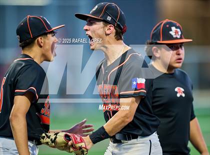 Thumbnail 1 in Schulenburg vs. Johnson City (UIL 2A D1 Baseball Regional Semis) photogallery.