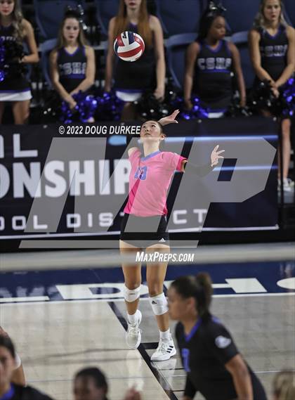 Thumbnail 1 in Tompkins vs. Clear Springs (UIL 6A Region 3 Semi Finals) photogallery.