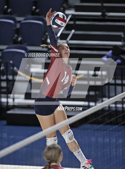 Thumbnail 1 in Tompkins vs. Clear Springs (UIL 6A Region 3 Semi Finals) photogallery.