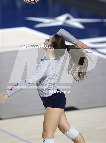 Thumbnail 3 in Tompkins vs. Clear Springs (UIL 6A Region 3 Semi Finals) photogallery.
