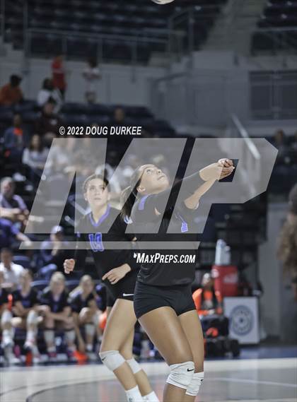Thumbnail 2 in Tompkins vs. Clear Springs (UIL 6A Region 3 Semi Finals) photogallery.