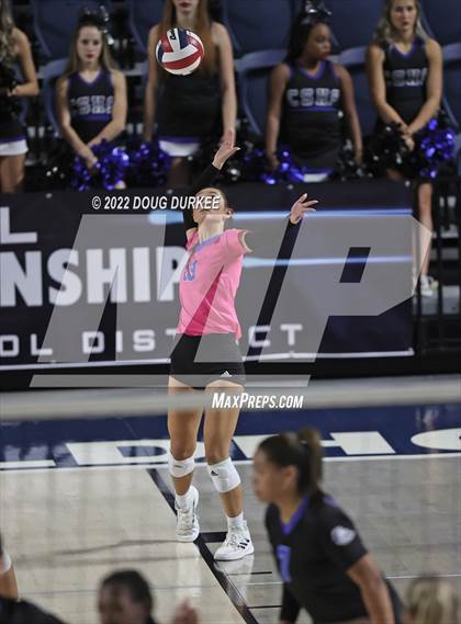 Thumbnail 3 in Tompkins vs. Clear Springs (UIL 6A Region 3 Semi Finals) photogallery.