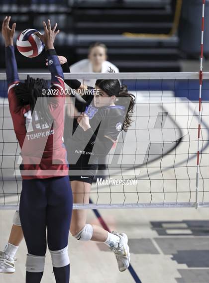 Thumbnail 2 in Tompkins vs. Clear Springs (UIL 6A Region 3 Semi Finals) photogallery.