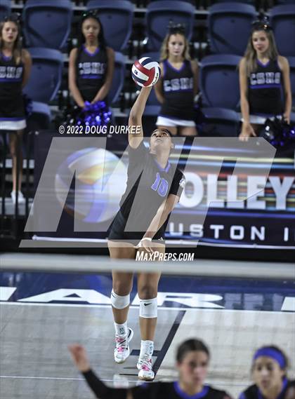 Thumbnail 1 in Tompkins vs. Clear Springs (UIL 6A Region 3 Semi Finals) photogallery.