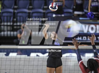 Thumbnail 1 in Tompkins vs. Clear Springs (UIL 6A Region 3 Semi Finals) photogallery.