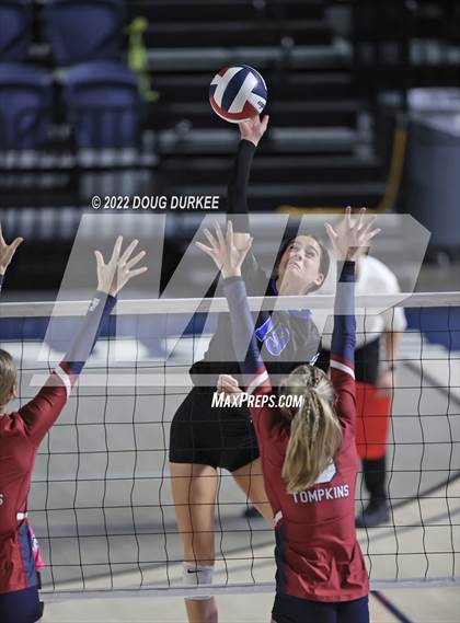 Thumbnail 2 in Tompkins vs. Clear Springs (UIL 6A Region 3 Semi Finals) photogallery.