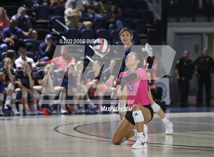 Thumbnail 1 in Tompkins vs. Clear Springs (UIL 6A Region 3 Semi Finals) photogallery.