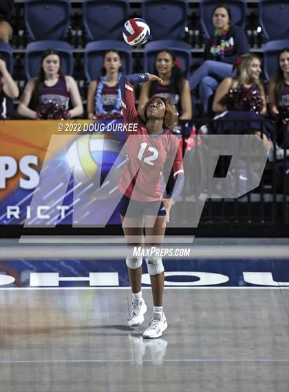 Thumbnail 3 in Tompkins vs. Clear Springs (UIL 6A Region 3 Semi Finals) photogallery.