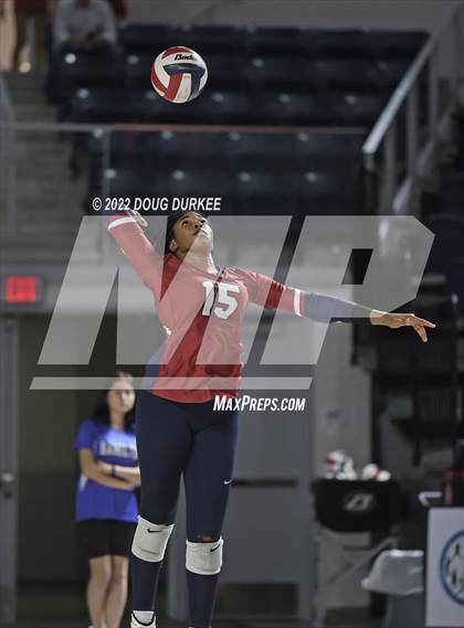 Thumbnail 2 in Tompkins vs. Clear Springs (UIL 6A Region 3 Semi Finals) photogallery.