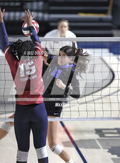 Thumbnail 3 in Tompkins vs. Clear Springs (UIL 6A Region 3 Semi Finals) photogallery.