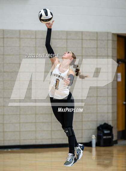 Thumbnail 3 in Cedar Valley vs. Westlake (Riverton Fall Classic) photogallery.