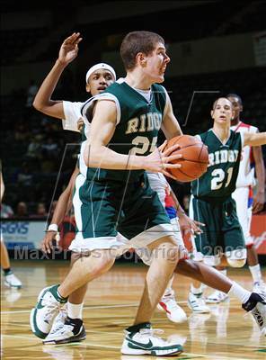 Thumbnail 2 in Ridge vs Plainfield (Prime Time Shootout) photogallery.