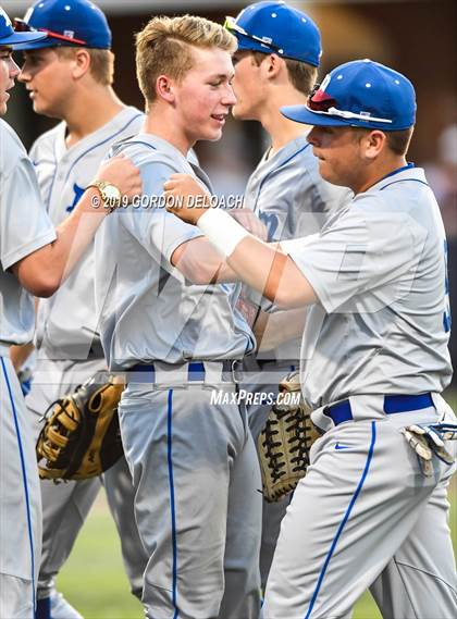 Thumbnail 3 in Midlothian vs. Wylie East (UIL 5A Regional Final) photogallery.