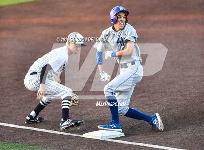 Thumbnail 2 in Midlothian vs. Wylie East (UIL 5A Regional Final) photogallery.