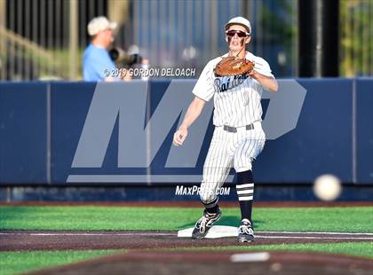 Thumbnail 1 in Midlothian vs. Wylie East (UIL 5A Regional Final) photogallery.