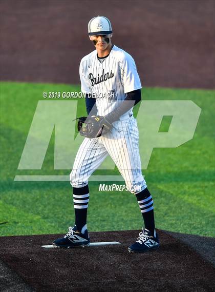 Thumbnail 1 in Midlothian vs. Wylie East (UIL 5A Regional Final) photogallery.