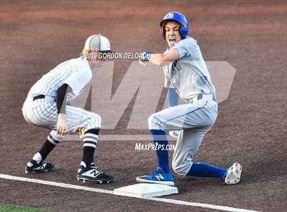 Thumbnail 1 in Midlothian vs. Wylie East (UIL 5A Regional Final) photogallery.