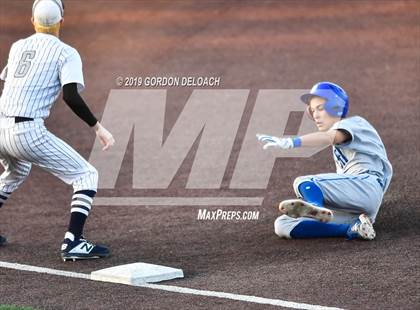 Thumbnail 1 in Midlothian vs. Wylie East (UIL 5A Regional Final) photogallery.