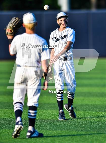 Thumbnail 2 in Midlothian vs. Wylie East (UIL 5A Regional Final) photogallery.