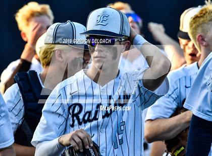 Thumbnail 2 in Midlothian vs. Wylie East (UIL 5A Regional Final) photogallery.