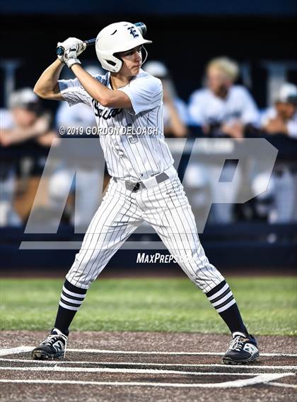 Thumbnail 3 in Midlothian vs. Wylie East (UIL 5A Regional Final) photogallery.