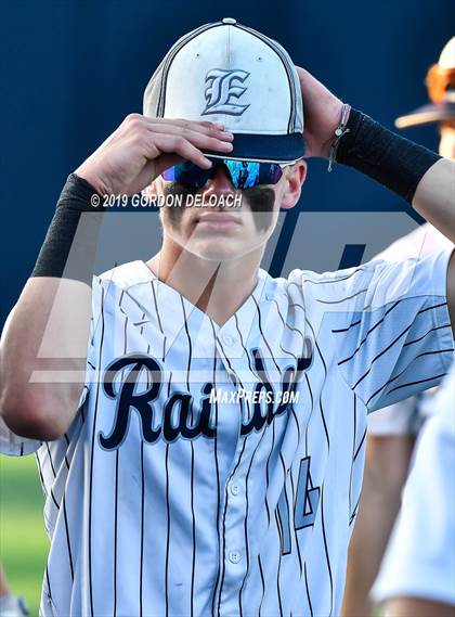 Thumbnail 3 in Midlothian vs. Wylie East (UIL 5A Regional Final) photogallery.