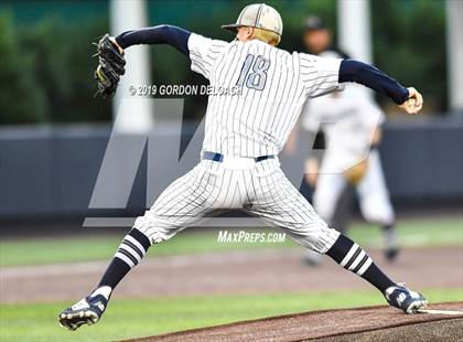 Thumbnail 1 in Midlothian vs. Wylie East (UIL 5A Regional Final) photogallery.
