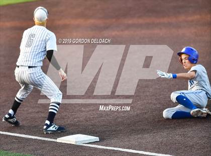 Thumbnail 3 in Midlothian vs. Wylie East (UIL 5A Regional Final) photogallery.