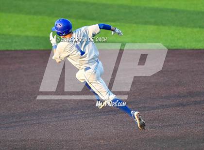 Thumbnail 1 in Midlothian vs. Wylie East (UIL 5A Regional Final) photogallery.