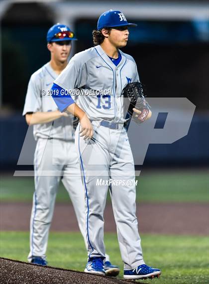 Thumbnail 2 in Midlothian vs. Wylie East (UIL 5A Regional Final) photogallery.