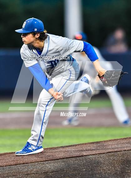 Thumbnail 3 in Midlothian vs. Wylie East (UIL 5A Regional Final) photogallery.