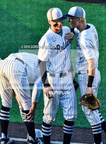 Thumbnail 2 in Midlothian vs. Wylie East (UIL 5A Regional Final) photogallery.