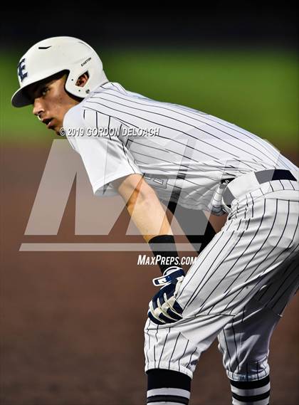 Thumbnail 1 in Midlothian vs. Wylie East (UIL 5A Regional Final) photogallery.