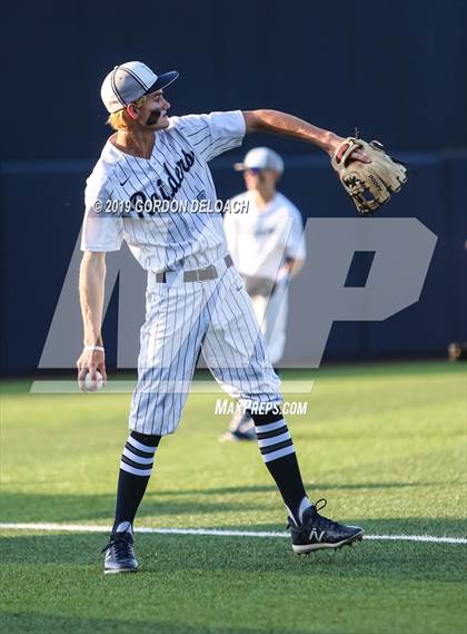 Thumbnail 1 in Midlothian vs. Wylie East (UIL 5A Regional Final) photogallery.