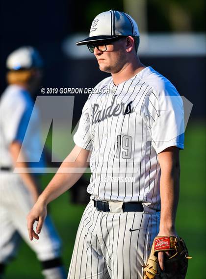 Thumbnail 3 in Midlothian vs. Wylie East (UIL 5A Regional Final) photogallery.