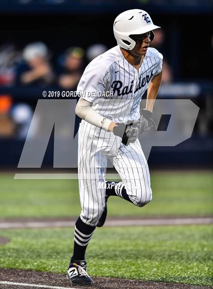 Thumbnail 1 in Midlothian vs. Wylie East (UIL 5A Regional Final) photogallery.