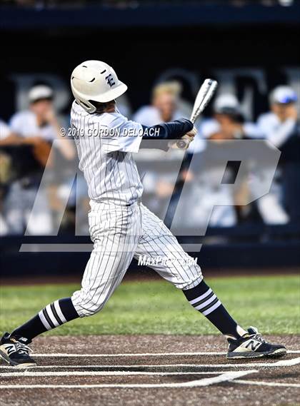 Thumbnail 3 in Midlothian vs. Wylie East (UIL 5A Regional Final) photogallery.