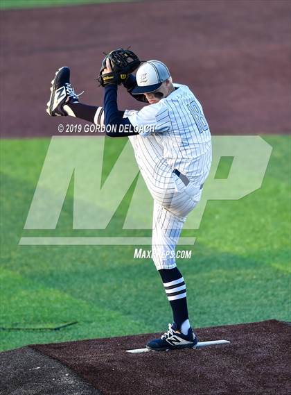 Thumbnail 1 in Midlothian vs. Wylie East (UIL 5A Regional Final) photogallery.